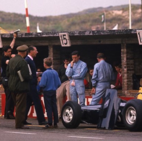 Moments de réflexion pour Jim à Zanswoort...
Contribution Pascal K du forum Autodiva Moments de réflexion pour Jim à Zanswoort...
Contribution Pascal K du forum Autodiva